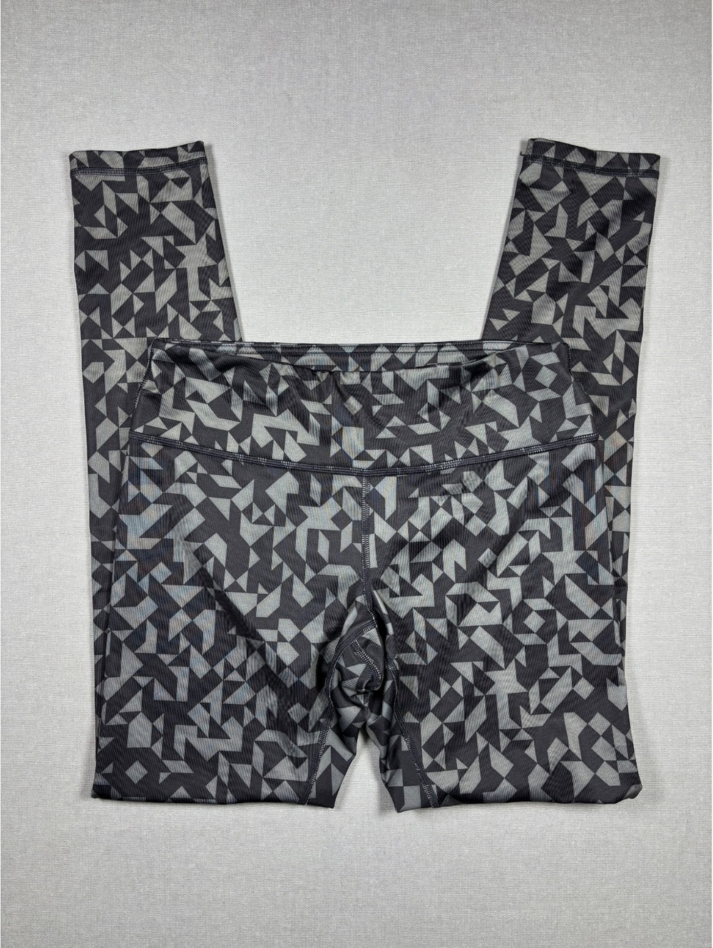 Reebok Black and Gray Geometric Pattern Leggings Size M